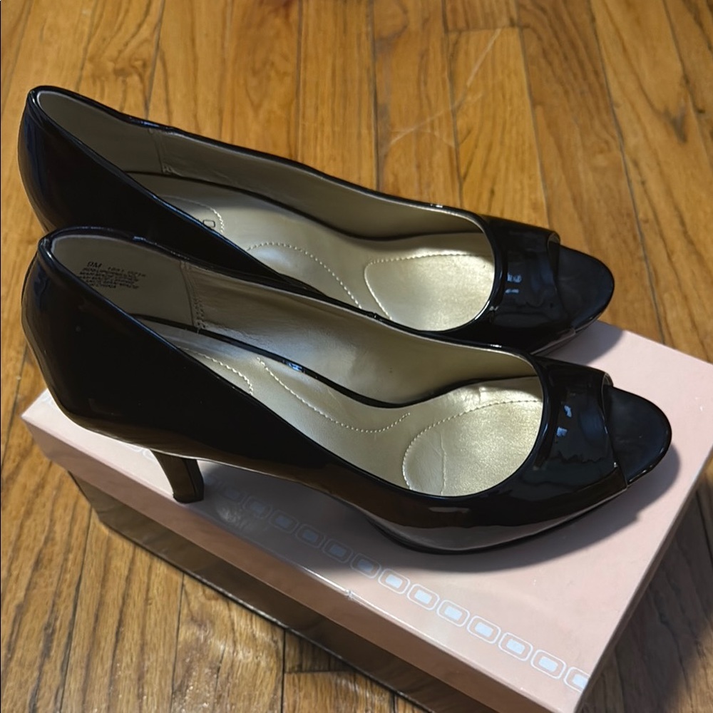 Classic Black Heels with Medium Heel
